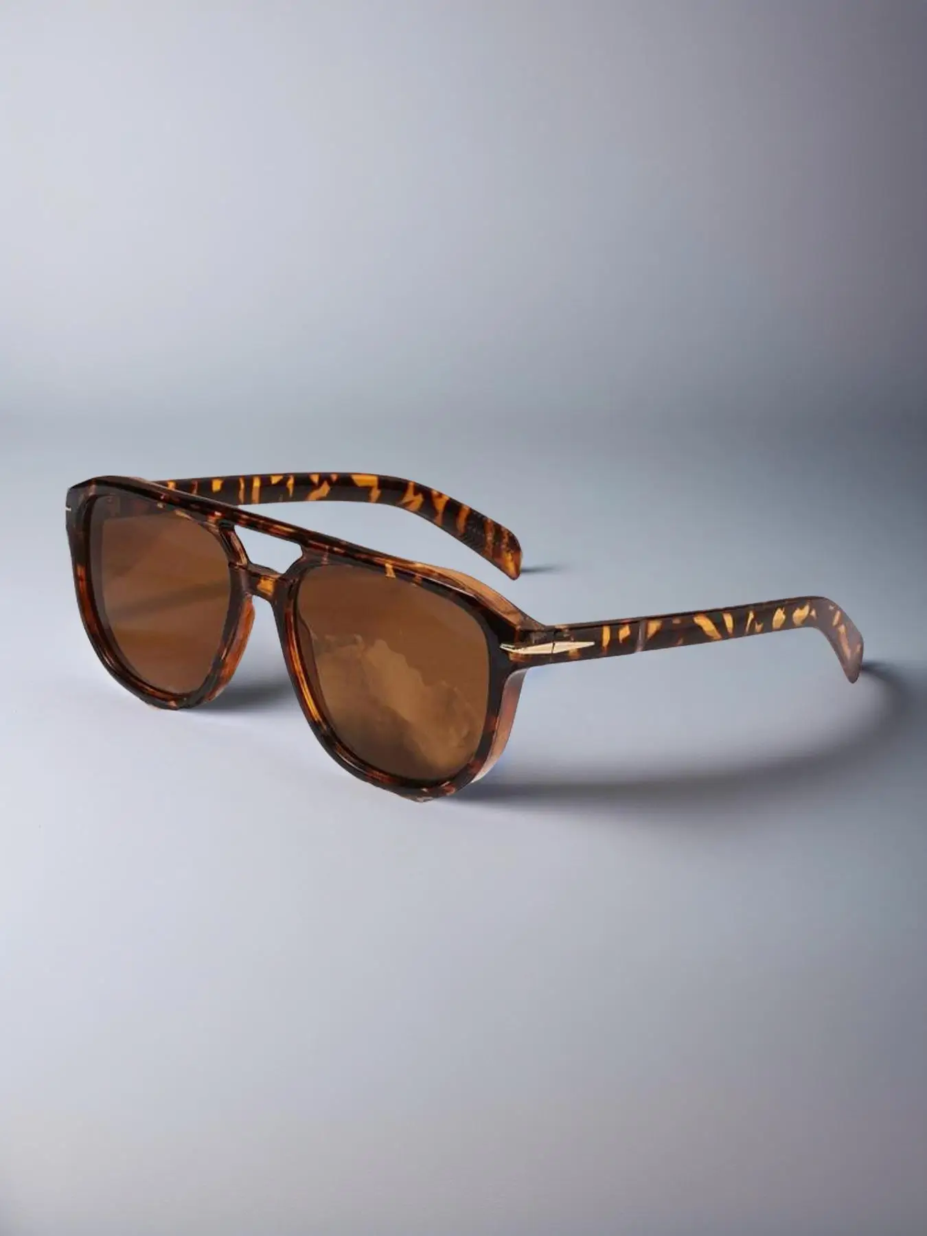 Summer Top Bar Design Sunglasses, New Personality Travel Accessories for Women & Men, Matching Lightweight and Durable for Outdoor Sun Protection Glas