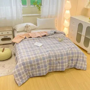 Blue plaid summer quilt, reversible breathable lightweight comfortable blanket, soft and breathable thin summer blanket, suitable for summer bedrooms, offices, beds, living rooms, and homeisure use as an air conditioning blanket