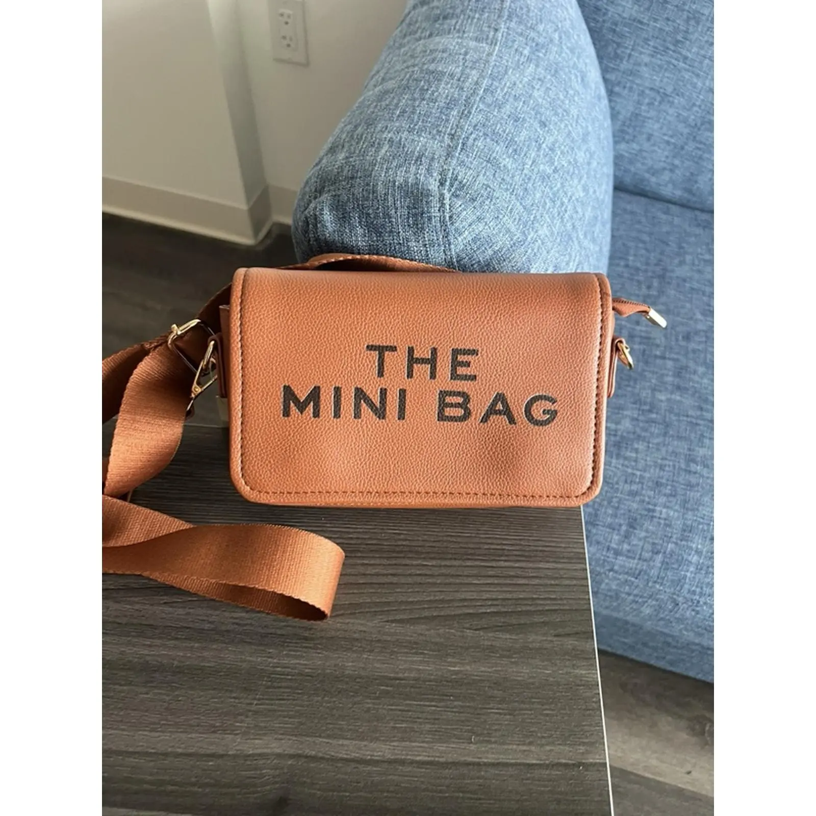 The Mini Bag - Compact Crossbody Bag with Adjustable Strap, Ideal for Everyday Use, Brown Color, Perfect for Travel and Daily Errands