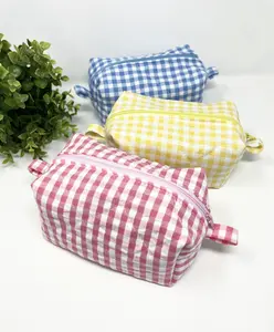 Quilted Makeup Bag, Handmade Cosmetic Case with Zipper, Stylish and Practical Pouch for Travel and Everyday Use