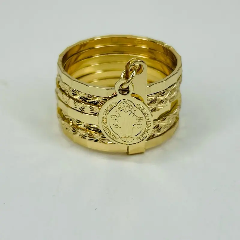 Anillo de san Benito Gold plated accesorios