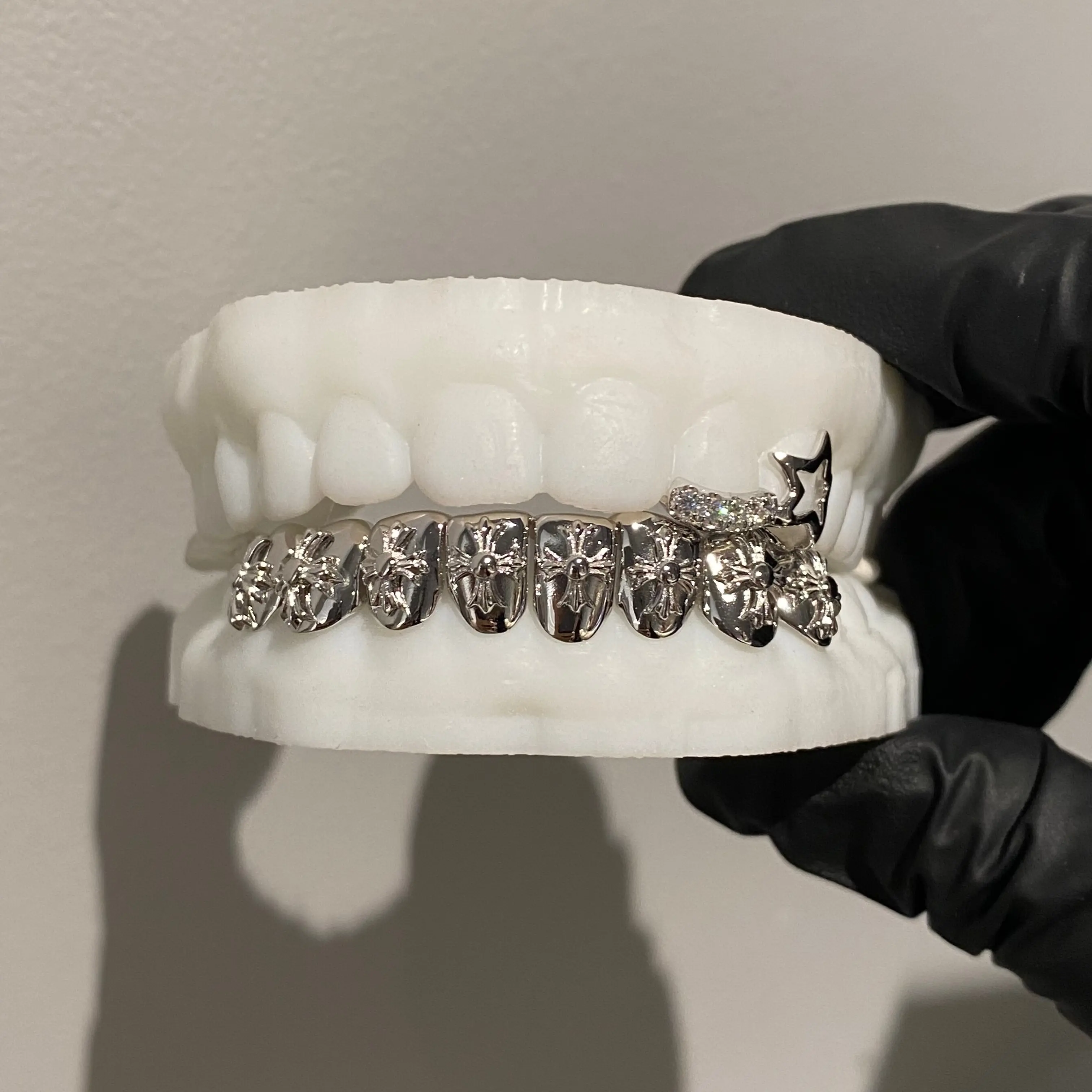 Honeycomb Line and Star Embossed Cross Design With Vvs Moissanite 925 Silver Grillz