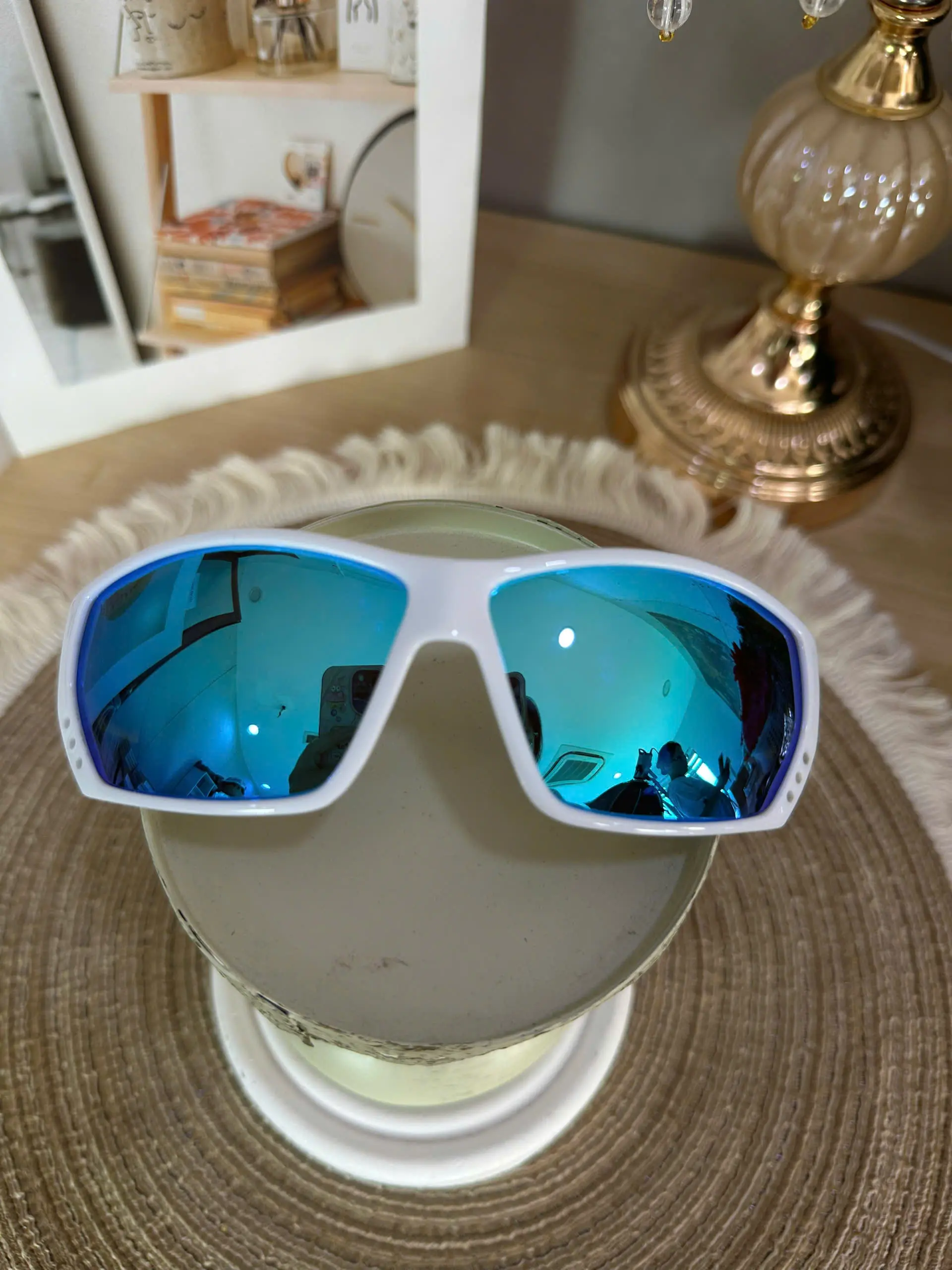 NEW COSTA Del Mar Tuna Alley Sunglasses - Polarized 580P Lenses Blue - White Frames