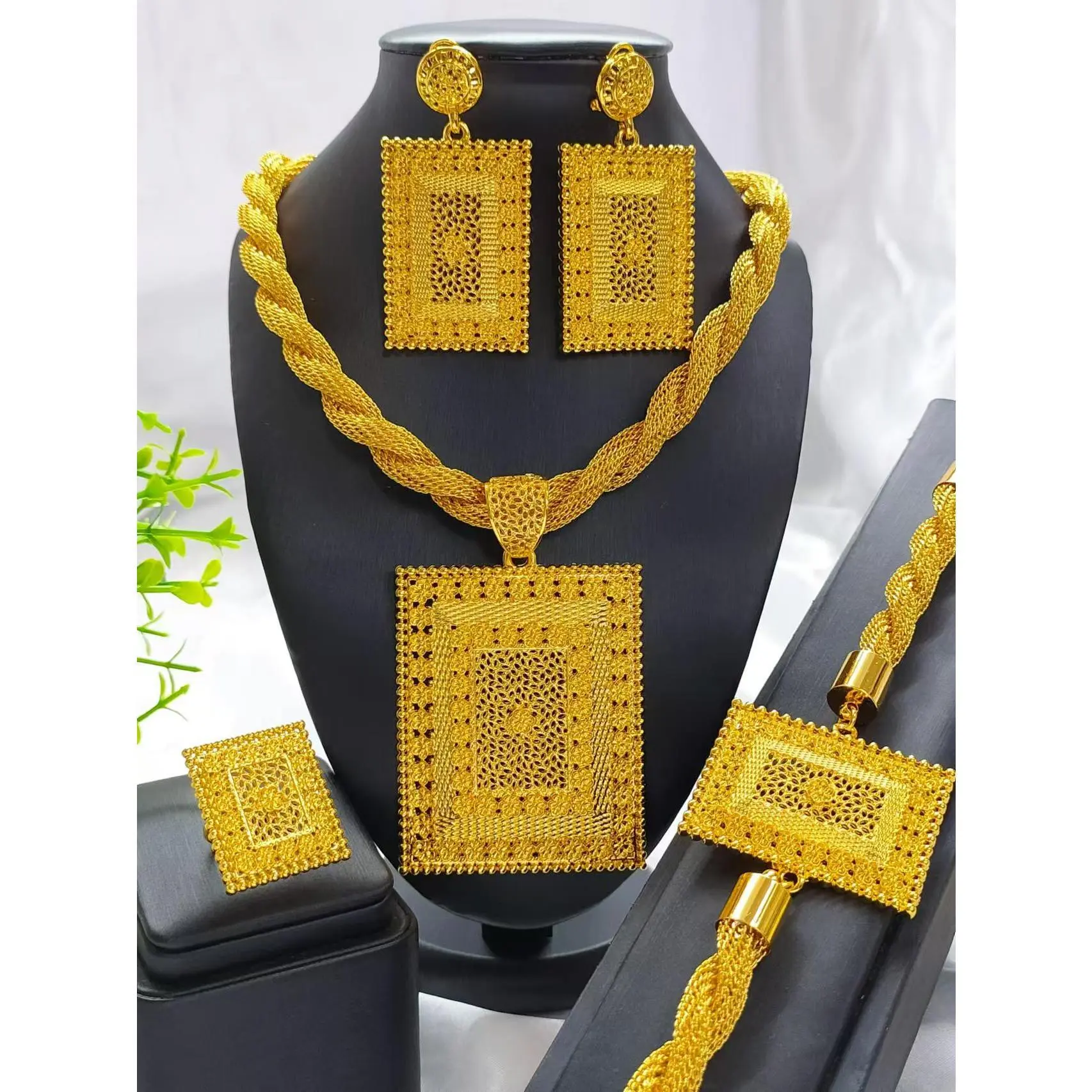Nigerian Jewelery Set Wedding Jewelry For Women Dubai 24K Gold Color Jewlery African Designer Earrings Bridal Necklace