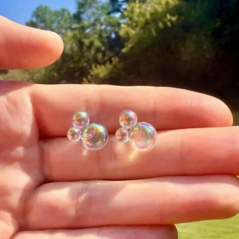 1 Pair of Fashionable Colored Transparent Resin Bubble Statement Studs Earrings with Unisex Appeal for Men and Women, Simple and Creative Design Party Ready for Parties, Versatile Earrings for Daily Commuting, Stud Earring Jewelry
