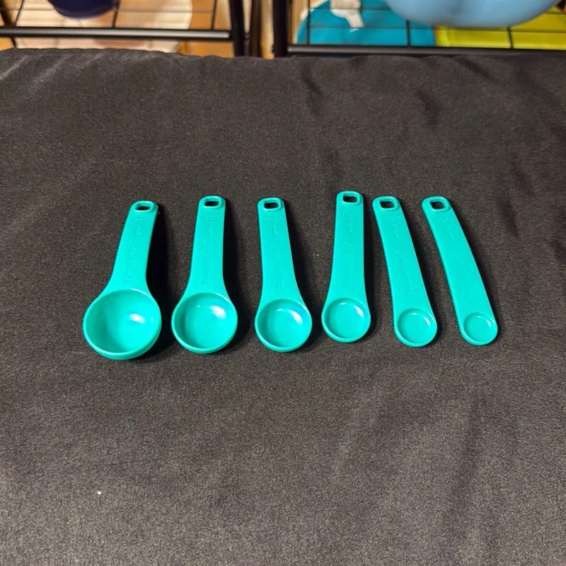 Tupperware Measuring Spoons Teal