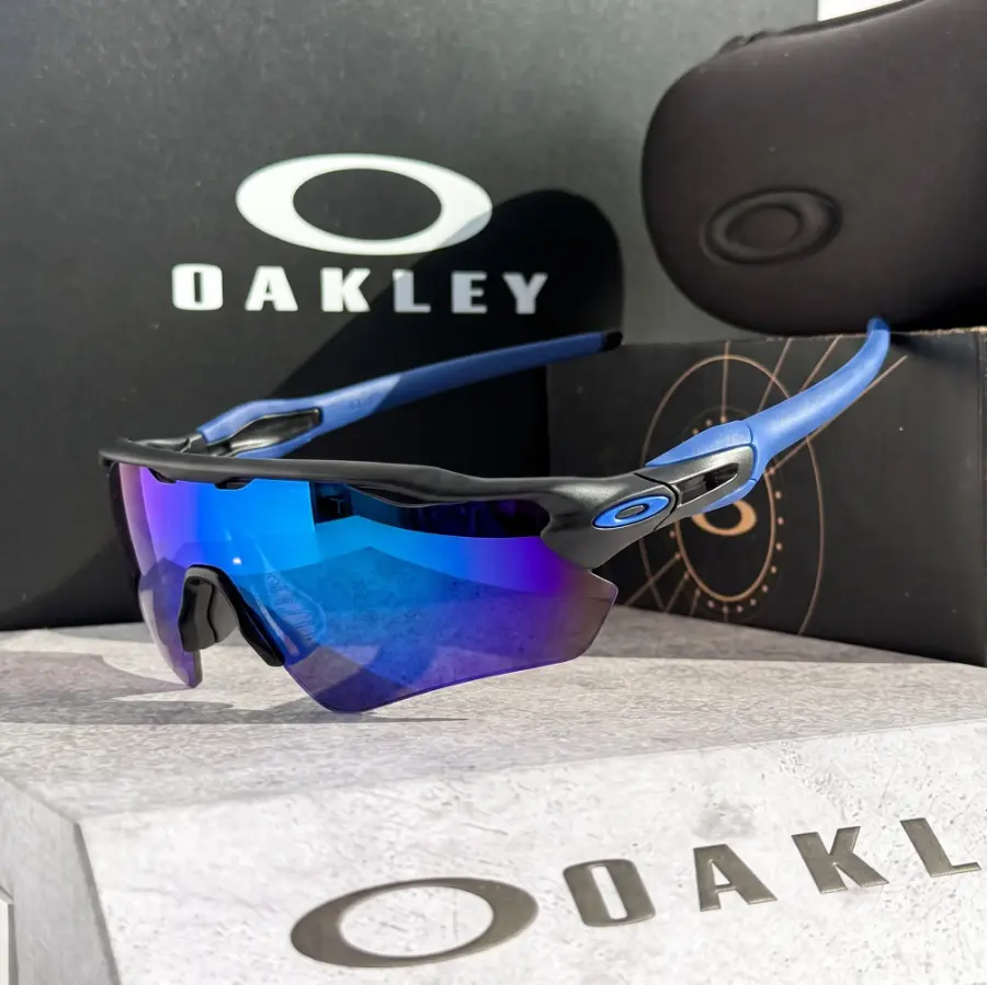 Oakley Holbrook Polarized Sunglasses for Men & Women, Classic Square UV400 Sunglasses for Driving, Golf & Fishing