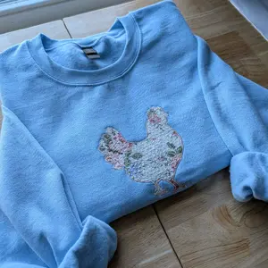 Floral Quilted Chicken Embroidered Gildan Crewneck Sweatshirt