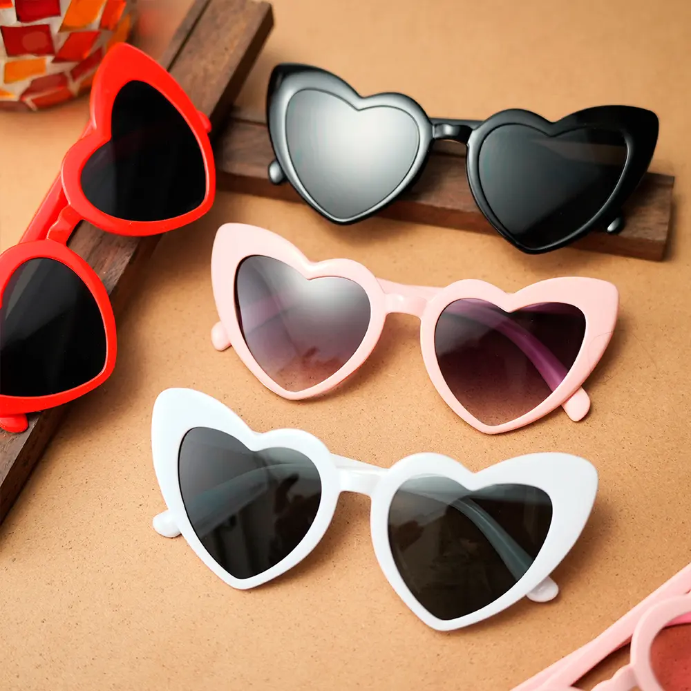 15pcs Trendy heart-shaped 1+14 framed glasses, fashionable and versatile combination color matching, comfortable to wear for both men and women, versatile dressing glasses, music festivals, various party gatherings and other novel party supplies