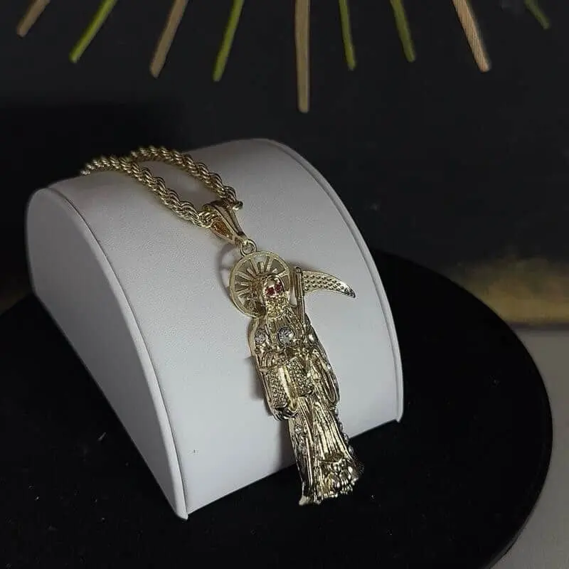 XL Gold-Plated Santa Muerte Drop Pendant Necklace with Red Eyes, 24-Inch Rope Chain, Unisex Punk Gothic Costume Jewelry, Durable Comfortable Fashion Accessory, Daily Wear Anniversary Gift