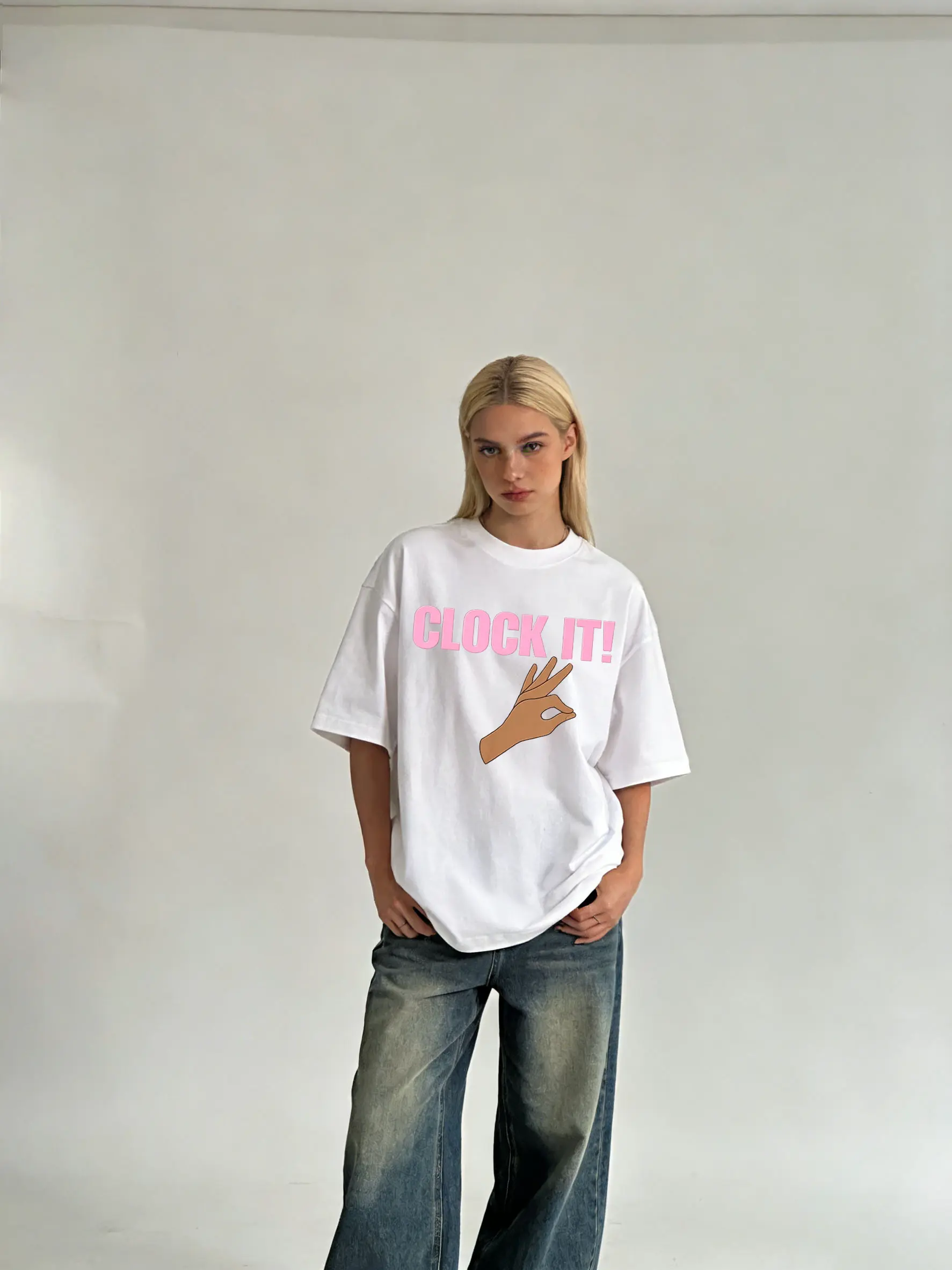 Men's 'CLOCK IT!' Graphic T-Shirt, Soft Cotton Oversized Tee in a Classic Minimalist Style, Breathable Casual Streetwear Top