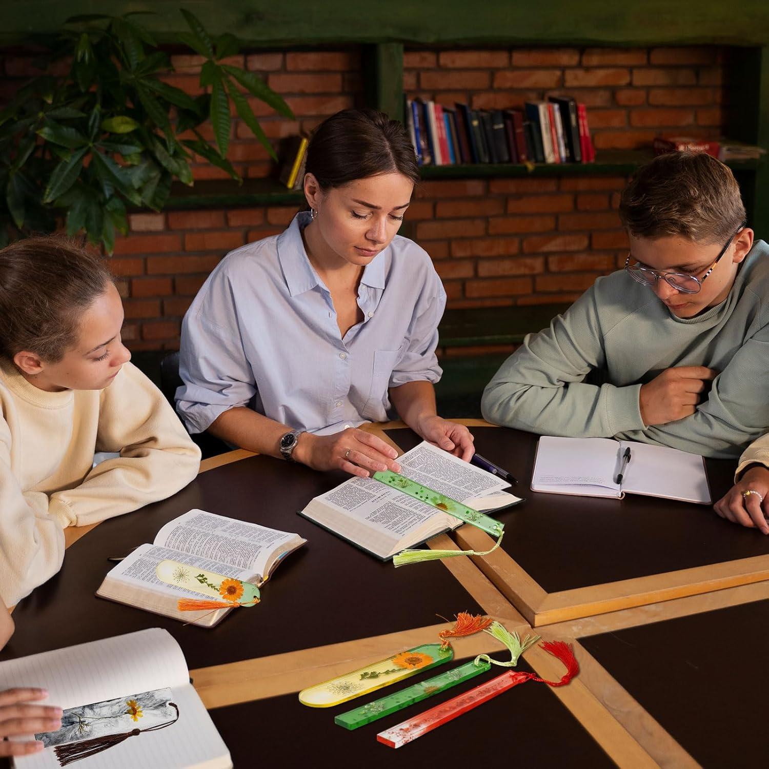 RESINWORLD Shiny Bookmarks Silicone Mold, Bookmark Resin Mold with Tassels, Small Medium Rectangle Bookmark Mold