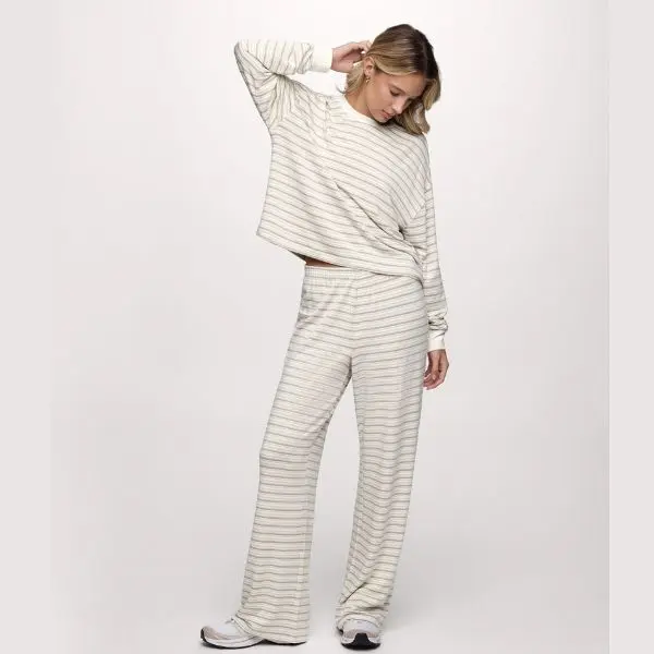 nuuds Women's Breathable Rayon-Blend Plush Knit Stripe Long-Sleeve Boxy Crew Neck Casual Top - 2-Piece Women's Matching Sets with Fit-Focused Fabric