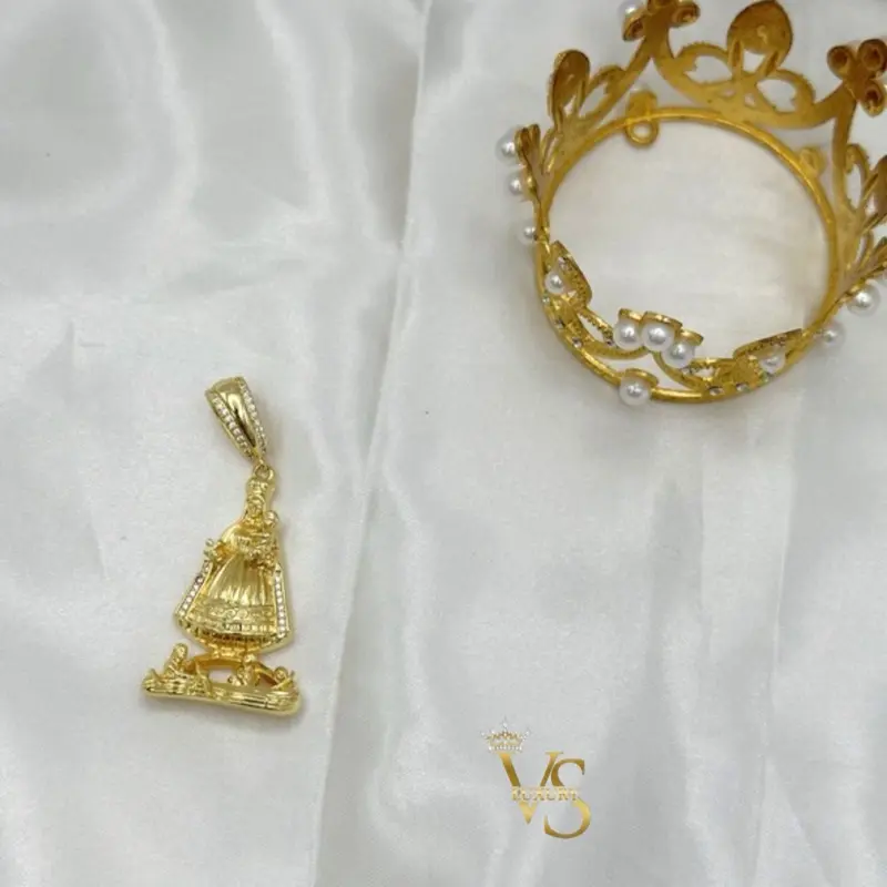 Valdes Luxury – Virgen de la Caridad Pendant | 14K Gold Plated Laminated