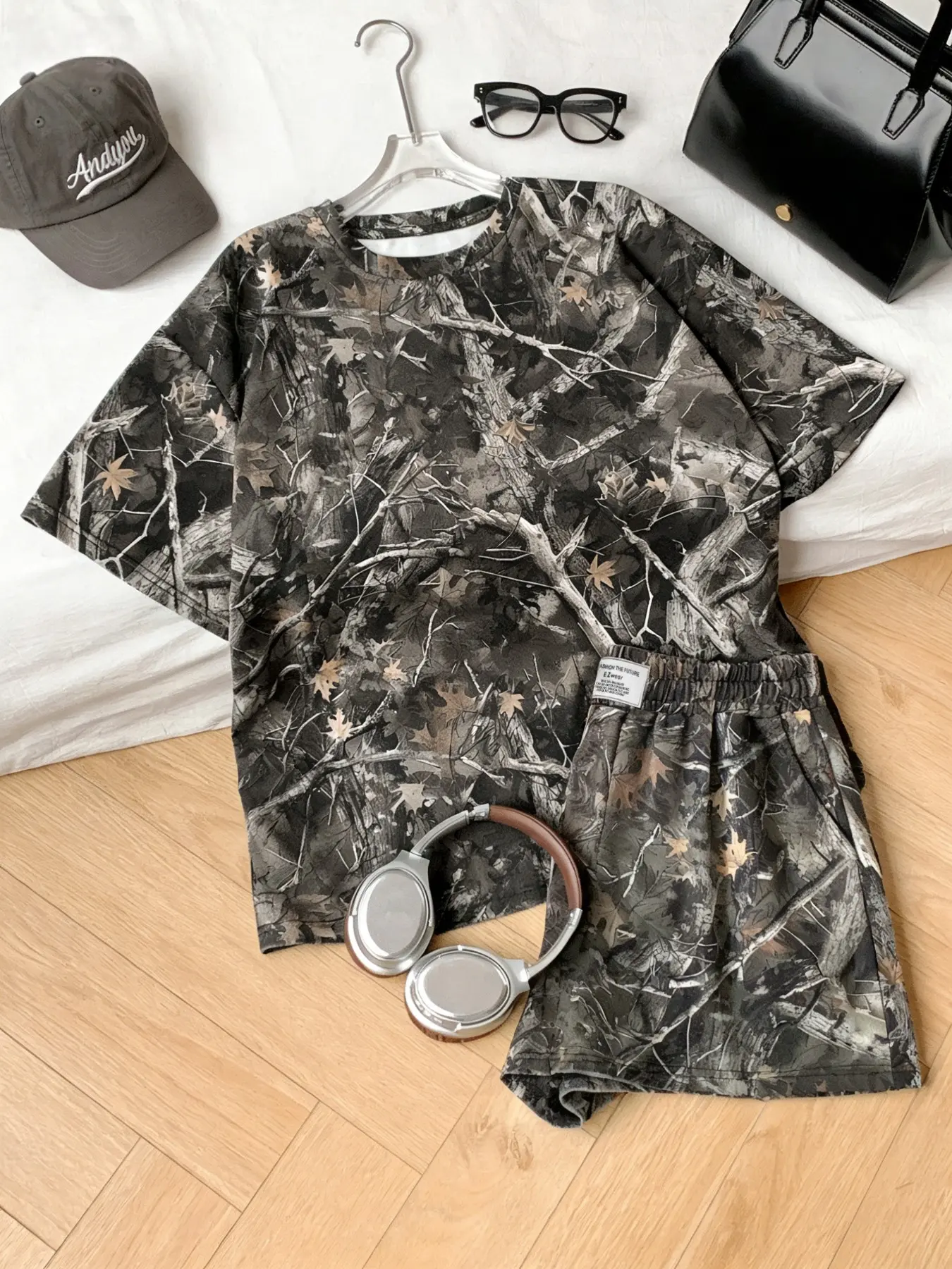 Post-Apocalyptic Leaf Camo Two-Piece Matching Set, Loose Fit Baggy Lightweight Short Sleeve Top + Camo Shorts, Women's Summer Streetwear, American Street Style, Casual, Camouflage, Clothes