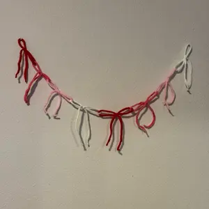 Valentine’s Day themed crocheted bow garland