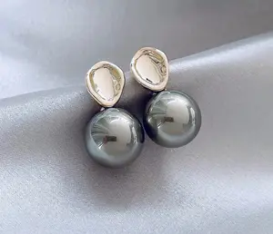 Artificial Gold Petal and Pearl Earring Studs Elegant joelle earring original