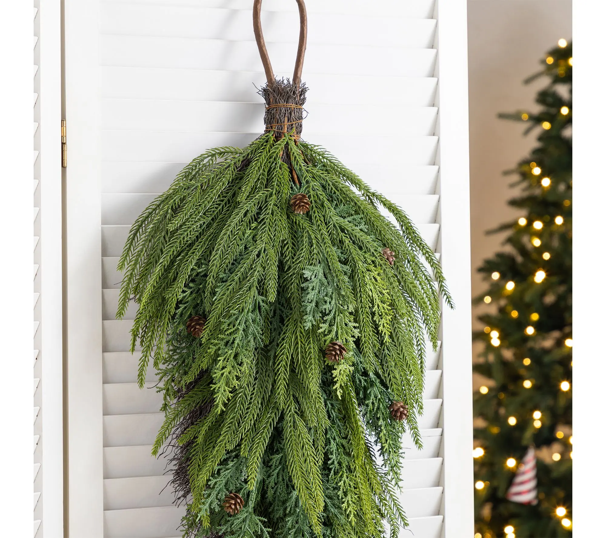 Glitzhome 31.5"H Christmas Greenery Mixed PE Dripping