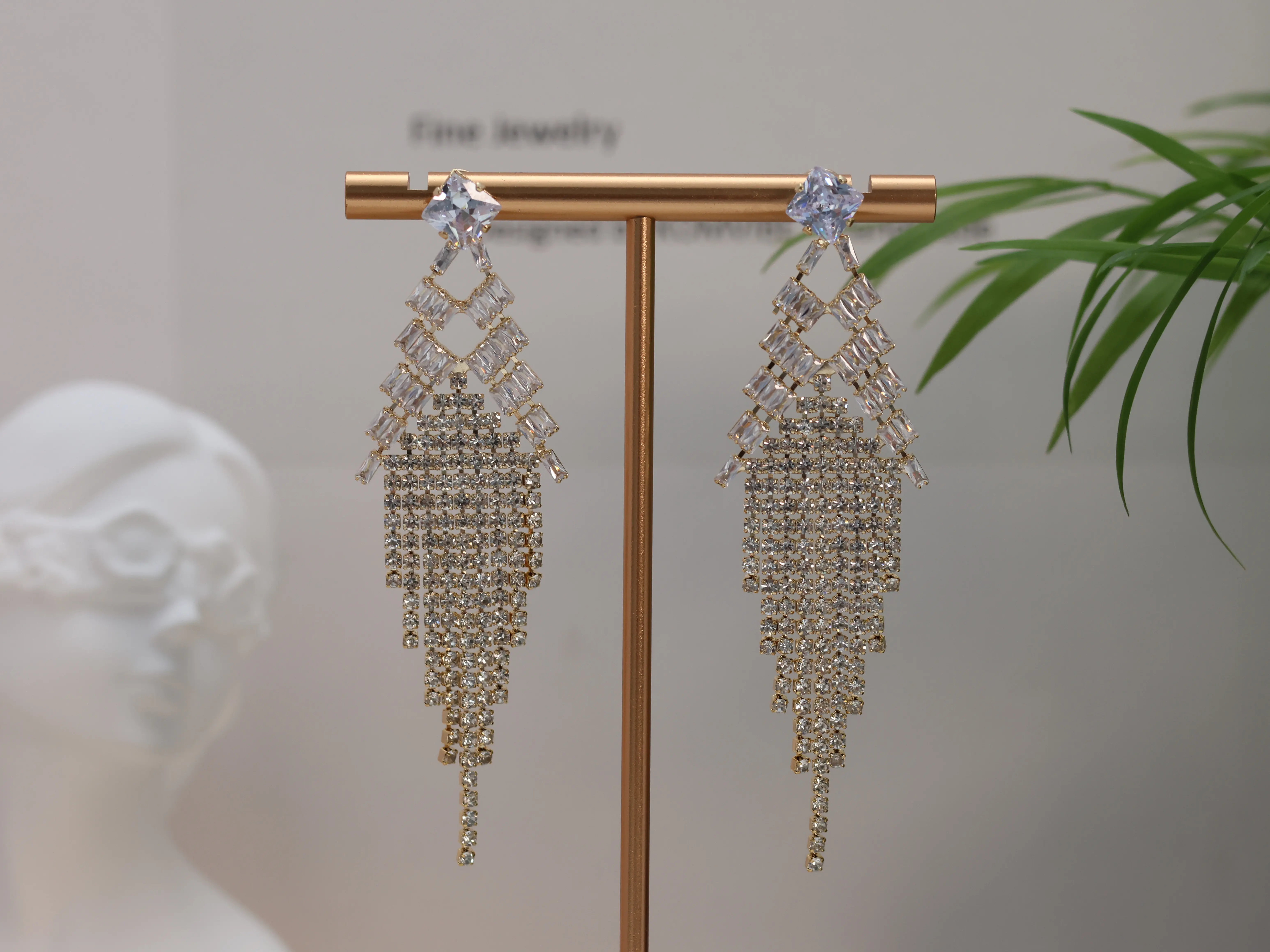 luxury earring ，Statement Dangle Earrings for Women with High-Cut Square Crystals, Lightweight Long Fringe Rhinestone Tassels, Sparkly Jewelry for Formal Wear