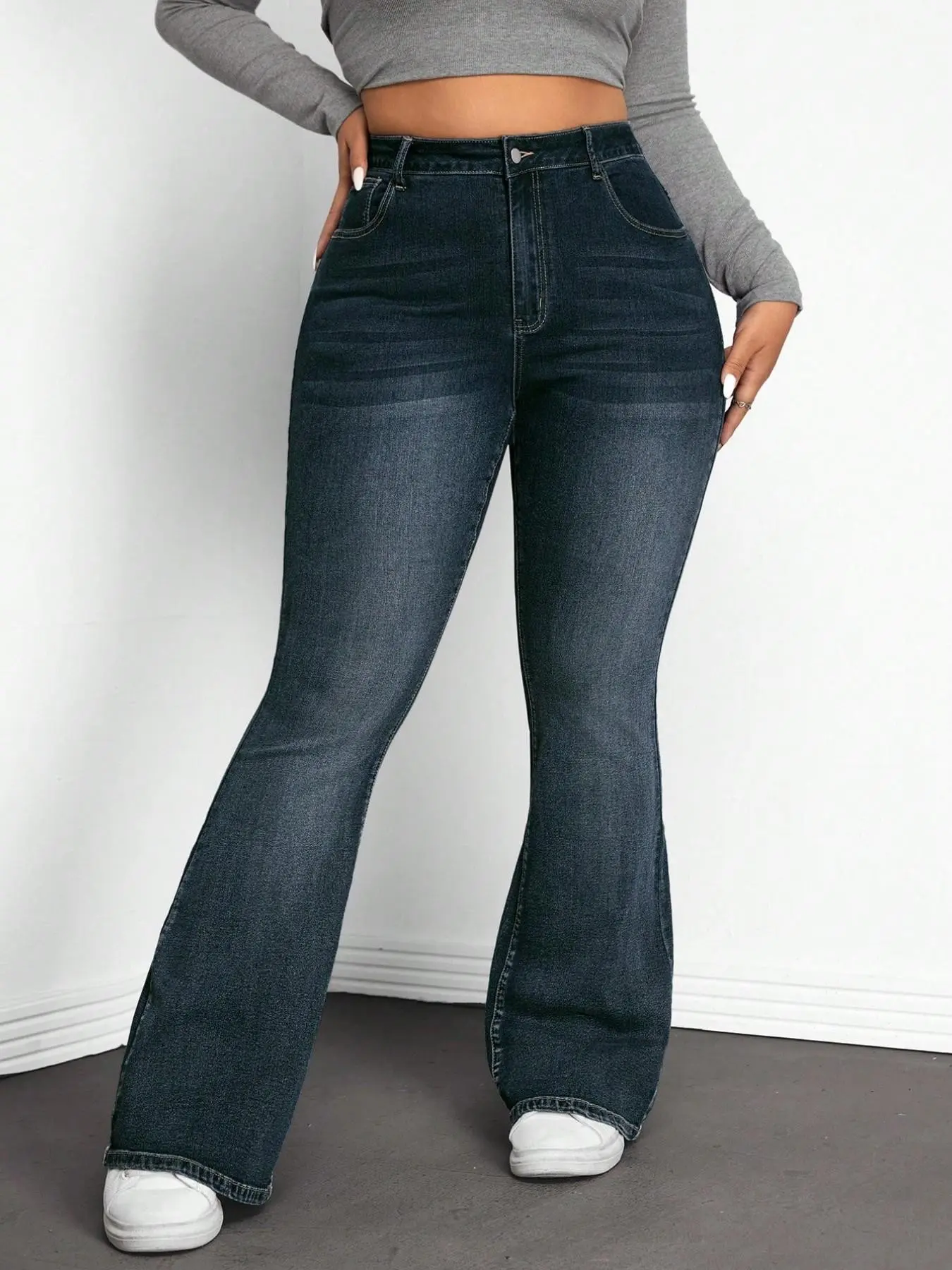 Plus Size High Waist Flare Jeans, Vintage Wash Slimming Bell Bottoms, Fit, Comfortable Dark Wash Denim Jeans for Women, Stylish Casual Wear Pants
