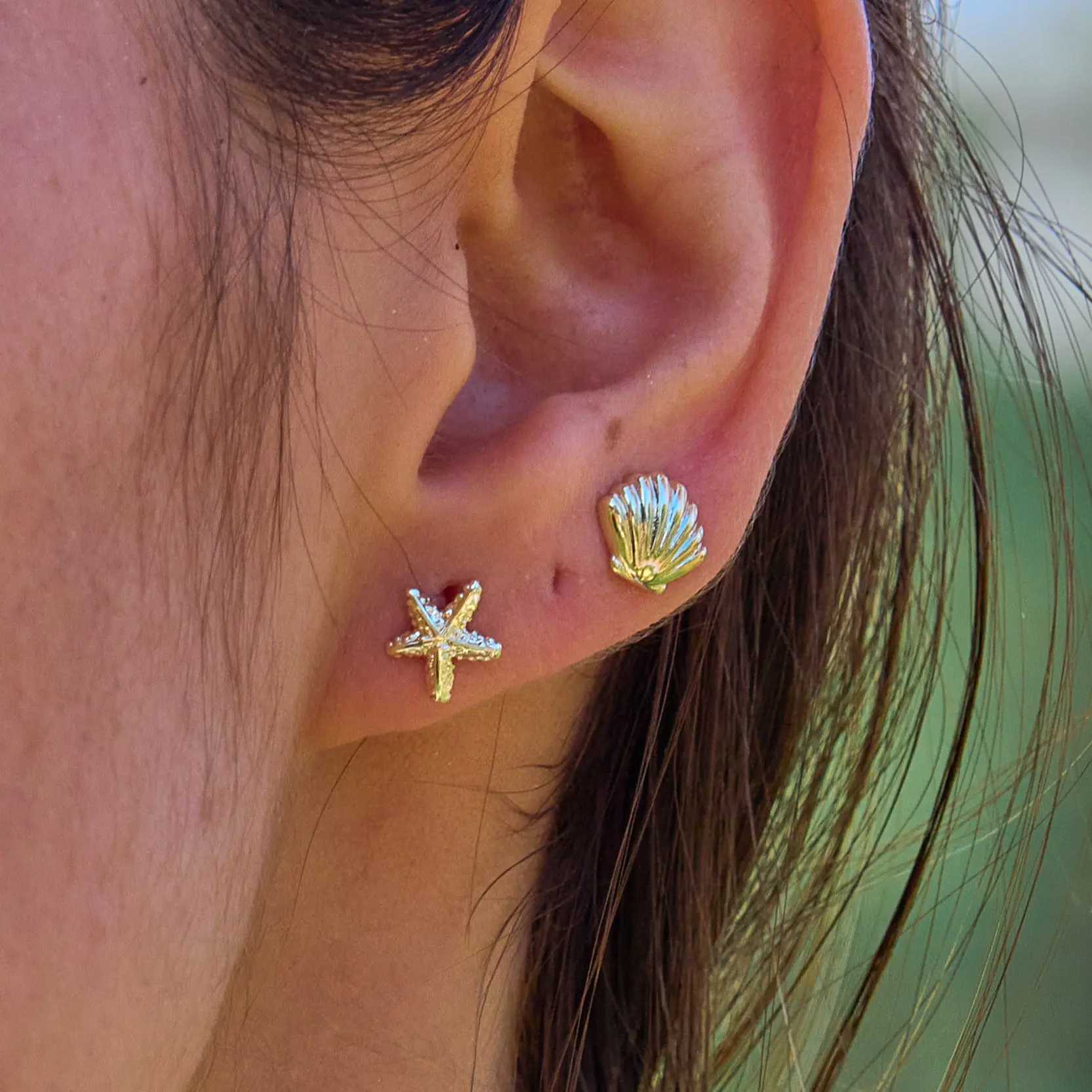 Txdvbls Women's 2-Pair Stud Earring Pack, Gold-Silver Small Sea Animal & Shell Motif Casual Earrings Set, Double Up Seashell Aesthetic Summer Beach Jewelry Gifts, Coastal Look, Nautical Theme, Textured Detail, Two Pairs