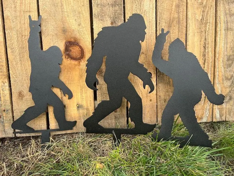 Bigfoot Garden Stake, Steel Sasquatch Lawn decoration, metal decoration