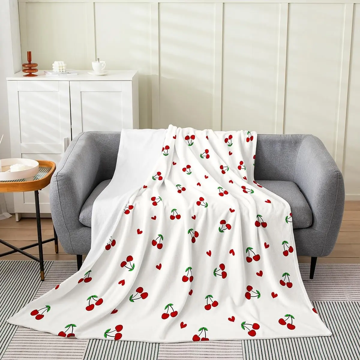 Feelyou Red Cherry Flannel Plush Throw Blanket - Soft Cozy Blanket with Cherry Pattern, Kawaii Cartoon Fruit Graphic, All-Season Colorful Fluffy Fabric Throw for Beds, Colorful Fluffy Throws