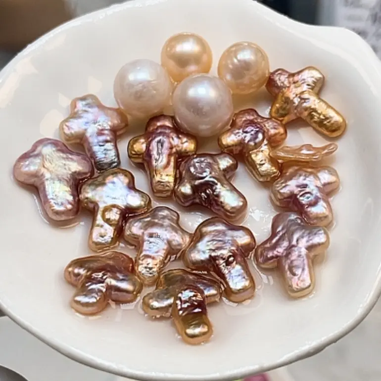 Cross ( 3 Cross pearls +1 Edison)