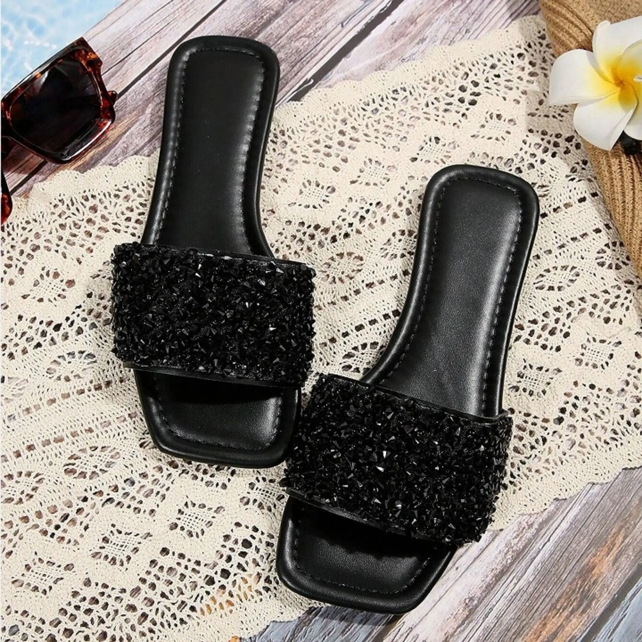 Women's Stylish Rhinestone Slides for Women Summer Beach or Casual Fashion Slippers