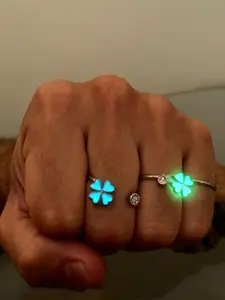 Glow-In-The-Dark Four-Leaf Clover Ring, Perfect Party Gift, Friendship Lucky Ring, Unique Glow Jewelry for Special Occasions
