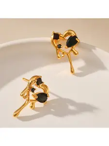 2026 hot-selling high-end zirconia-studded asymmetric heart earrings, minimalist niche dark style earrings, sweet and cool fashion ear accessories