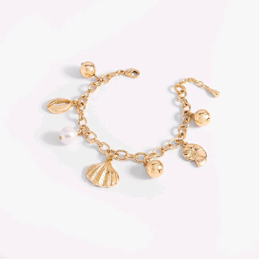 4 layers 18k Gold plated bracelet with marine charms and synthetic pearl.