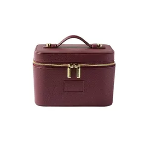 ETOILE COLLECTIVE Mini Vanity Case in Burgundy