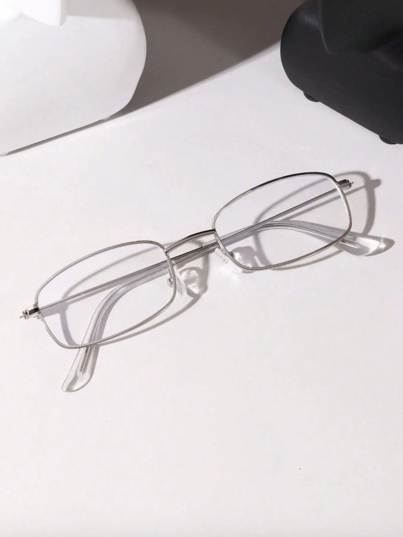 Unisex Small Frameless Blue Light Blocking Glasses, Casual Eyeglasses, Frameless Eyewear, Modern Simple Style, Suitable for Daily Life, Office, TV Watching, Non-Prescription, Clear Blue Light Glasses