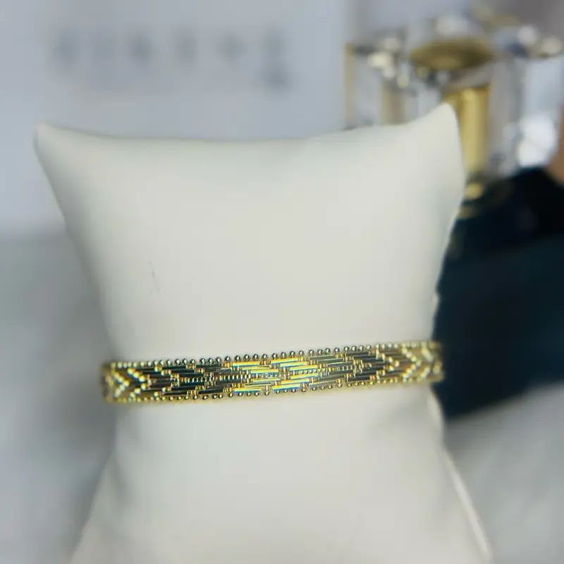 Chevron Gold Laminated Adjustable Bracelet - Elegant Diagonal Line Design for Any Occasion