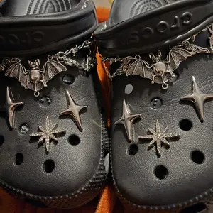 Unisex Punk Bat Design Shoes Charm, Boys/Girls Birthday Gift, 2024 Vintage Shoes Chain for Vented Clogs, Gothic Shoes Decor Accessories for DIY Clogs Decor
