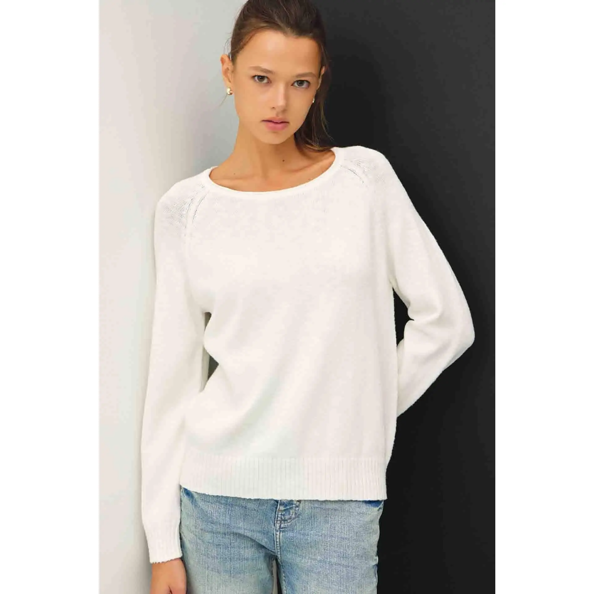 OFF WHITE RAGLAN SLEEVE SLUB PULLOVER SWEATER: OFF WHITE / S / M / L