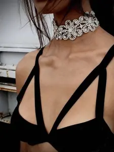 1pc/Elegant Floral Short Necklace for Women, Choker Necklace, Fashion Rhinestone Collar, Sparkling Charm Party Jewelry, Single Piece Accessory