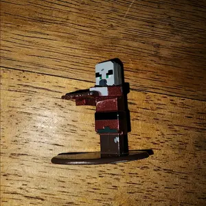 MINECRAFT, PILLAGER, DIE-CAST MINIATURE FIGURINE, 1.49 INCHES TALL