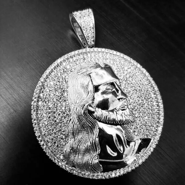 MaxBling81 Unisex Silver Plated Jesus Face Pendant, 45mm Round Metallic Hip Hop Medallion with a Micro Pave and Polished Finish, Fashion Jewelry, Brass