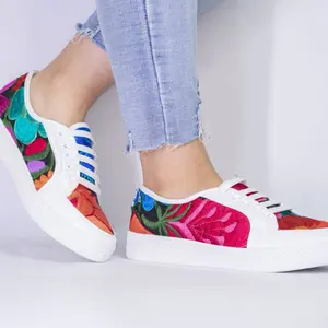 Mexican tennis shoes Handmade Flatform Women's Shoes with flower Pattern & Closed Toe Comfortable Casualtrainers. Tennis bordados mexicanos