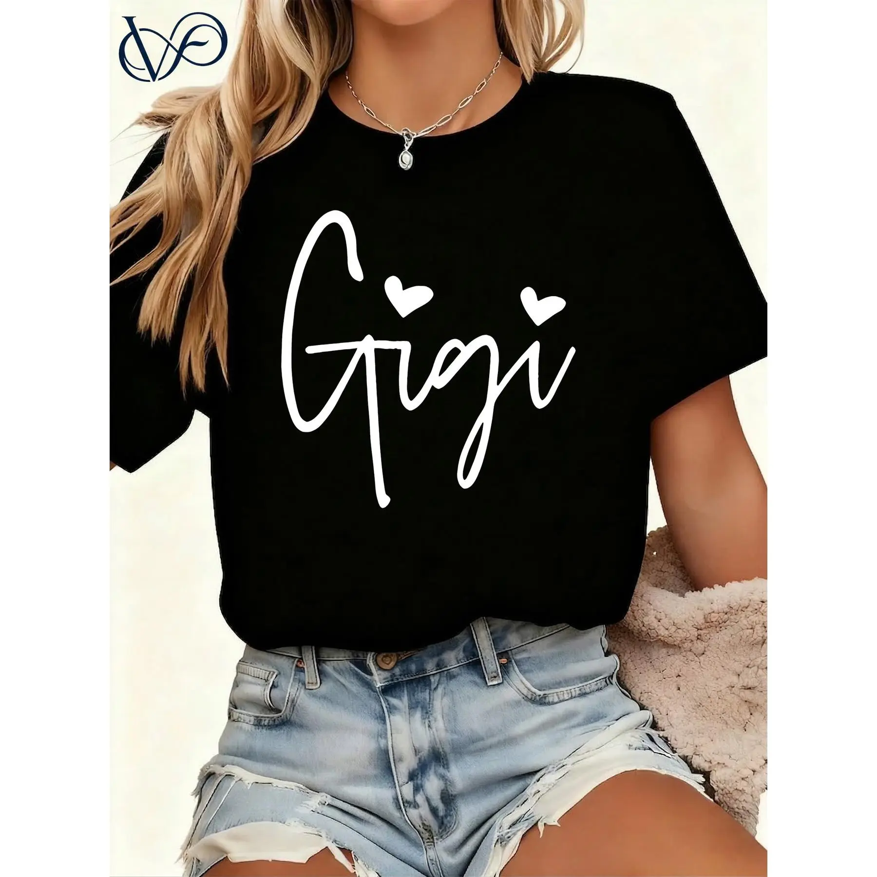 Gigi Script Letter Print Graphic T-shirt, Cute Heart Accent Tee, Dark Grey Casual Top, Grandma Gift Shirt, Personalized Style Crewneck, Soft Comfortable Short Sleeve Shirt, Family Themed Apparel, Stylish Everyday Wear