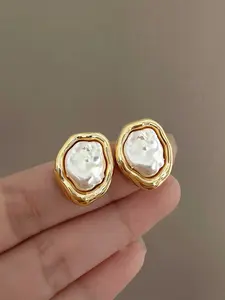 Elegant French Baroque Style Faux Pearl Earrings, Vintage Simple Design, Perfect for Daily Wear, Showcases Women's Versatility, Faux Pearl Jewelry