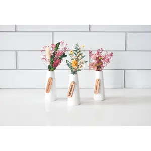 Mini Dried Floral Vases & Wood Gift Tag