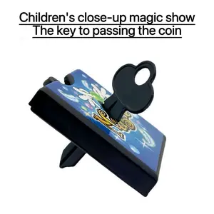 Suitable for children's close-up magic show, through the key of the coin