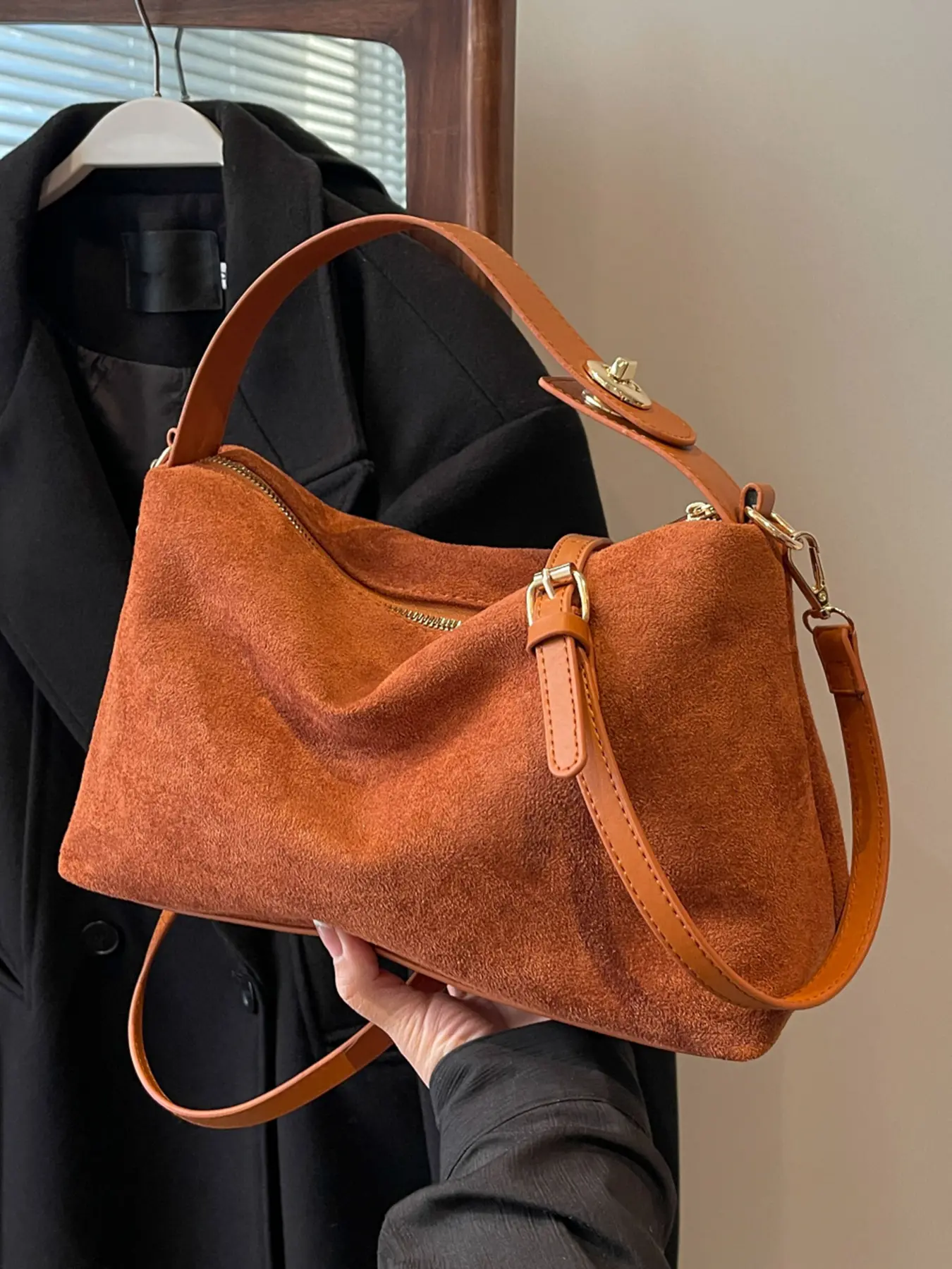 Fashionable frosted women's shoulder crossbody bag, Fashionable Bags, versatile casual simple handbag, solid color niche design shoulder commuter bag, suitable for daily matching, commuting and other scenarios