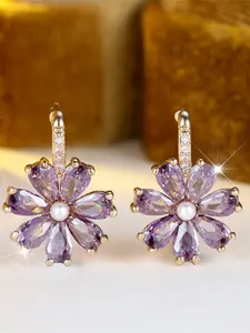 A pair of golden purple zirconia flower earrings are fashionable, high-end and simple, suitable for women to wear during proposals, travels and daily life