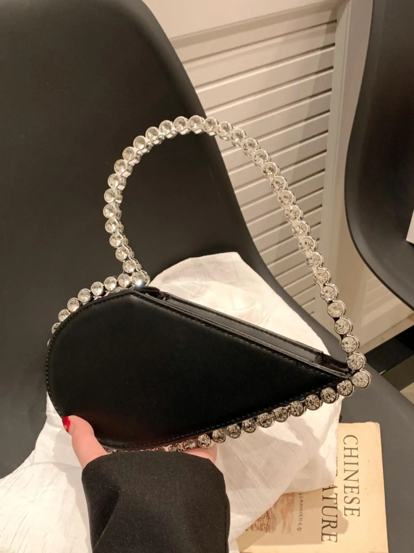 Simple fashionable   exquisite diamond dinner bag, casual and everyday versatile exquisite clutch bag, light luxurious texture shape  decorative bag ，Suitable for activities, shopping and dating, etc., Embellished Clutch