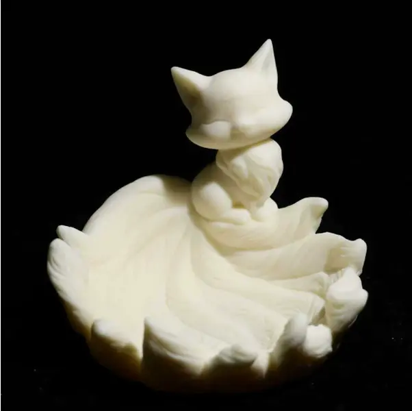 Hand-Carved Tagua Nut Nine-Tailed Fox Storage Tray – Wooden Artisanal Decor for Living Room (Dimensions:10.2*10*9cm )