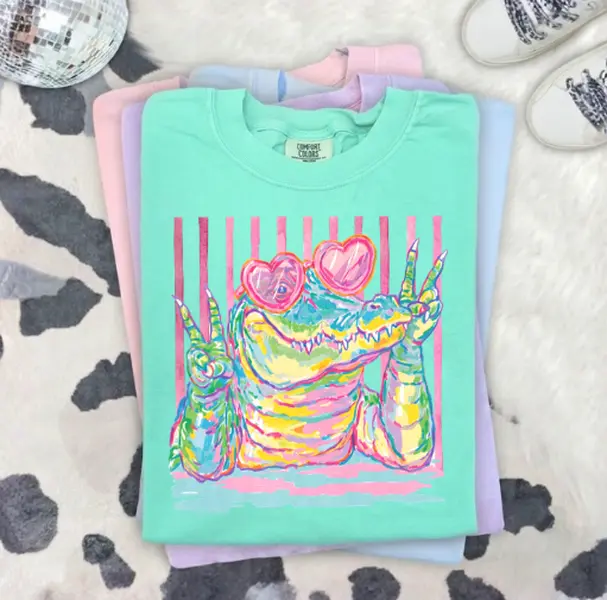 Comfort Colors Preppy Crocodile Shirt, Cute Alligator Graphic Tee, Retro Summer T-Shirt, Trendy Coastal Aesthetic Tee